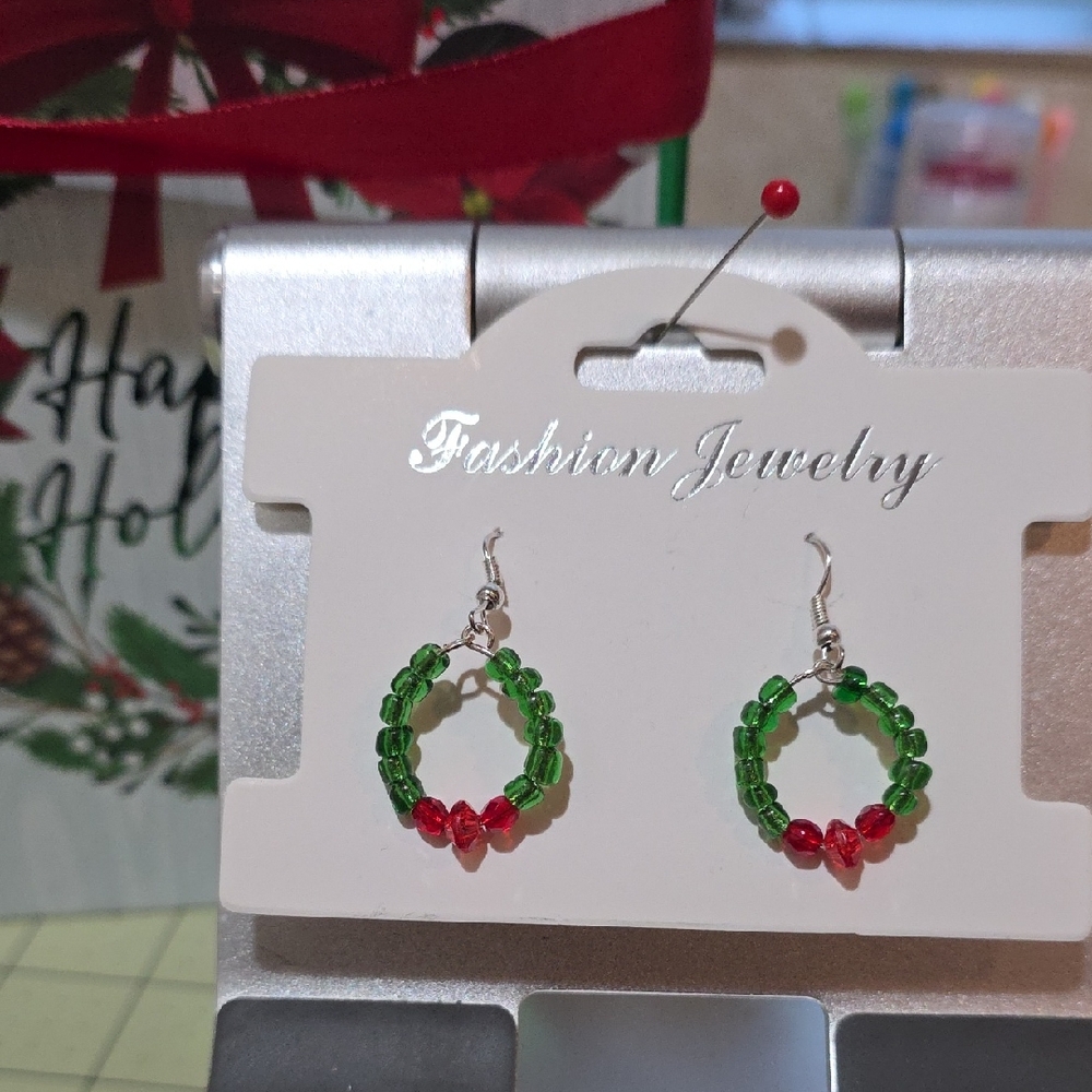 Fashion Jewelry Festive Green and Red Earrings